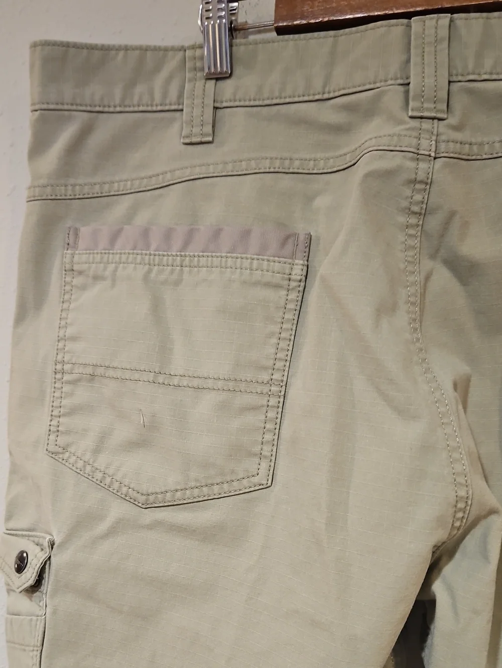 Carhartt Khaki Relaxed Cargo Shorts